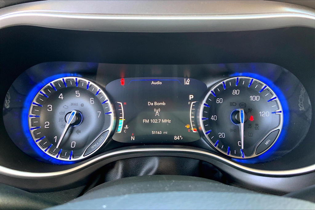 Thumbnail: 2022 Chrysler Pacifica - 16