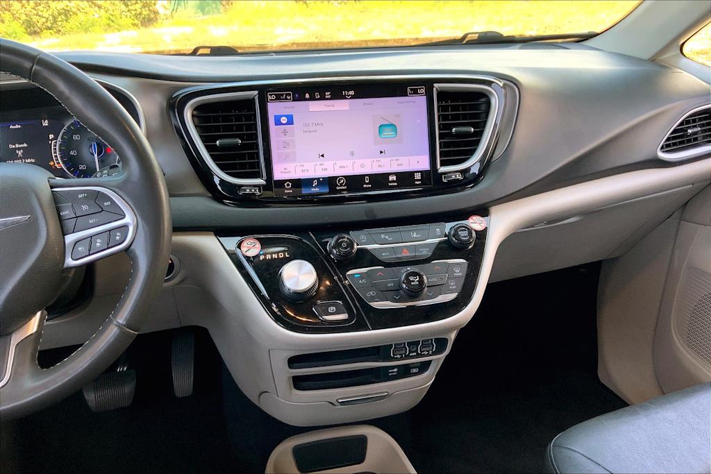 Thumbnail: 2022 Chrysler Pacifica - 14