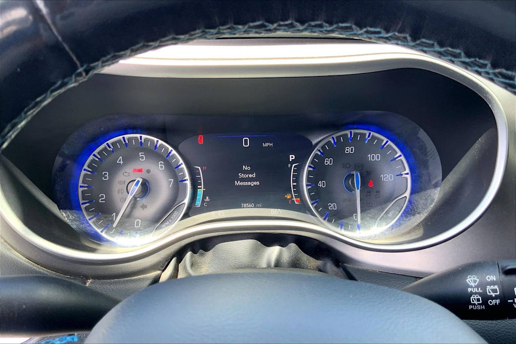 Thumbnail: 2021 Chrysler Pacifica - 17