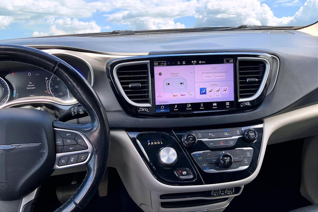 Thumbnail: 2021 Chrysler Pacifica - 15