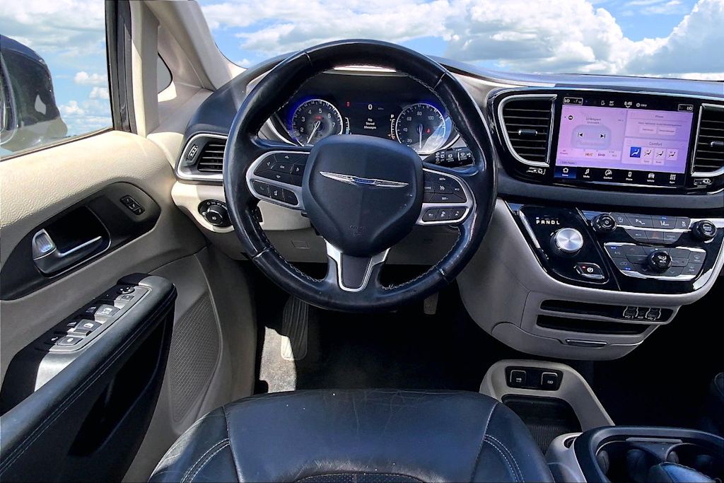 Thumbnail: 2021 Chrysler Pacifica - 14