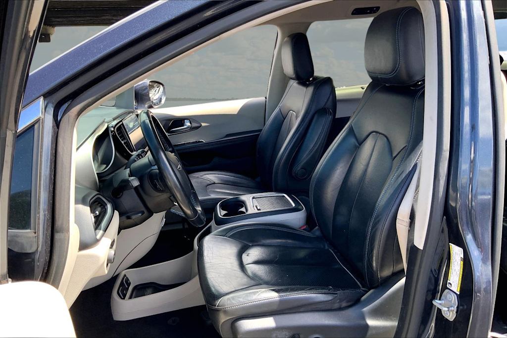 Thumbnail: 2021 Chrysler Pacifica - 11