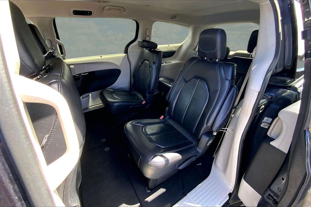 Thumbnail: 2021 Chrysler Pacifica - 29