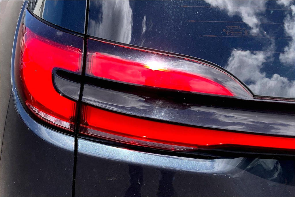Thumbnail: 2021 Chrysler Pacifica - 32