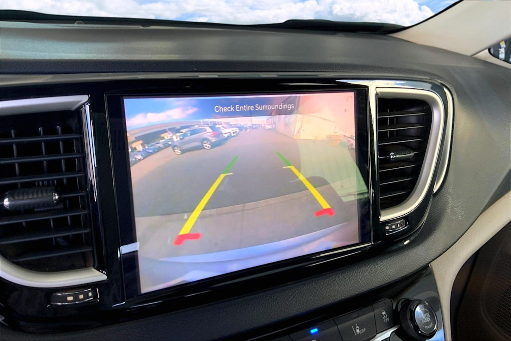 Thumbnail: 2021 Chrysler Pacifica - 27