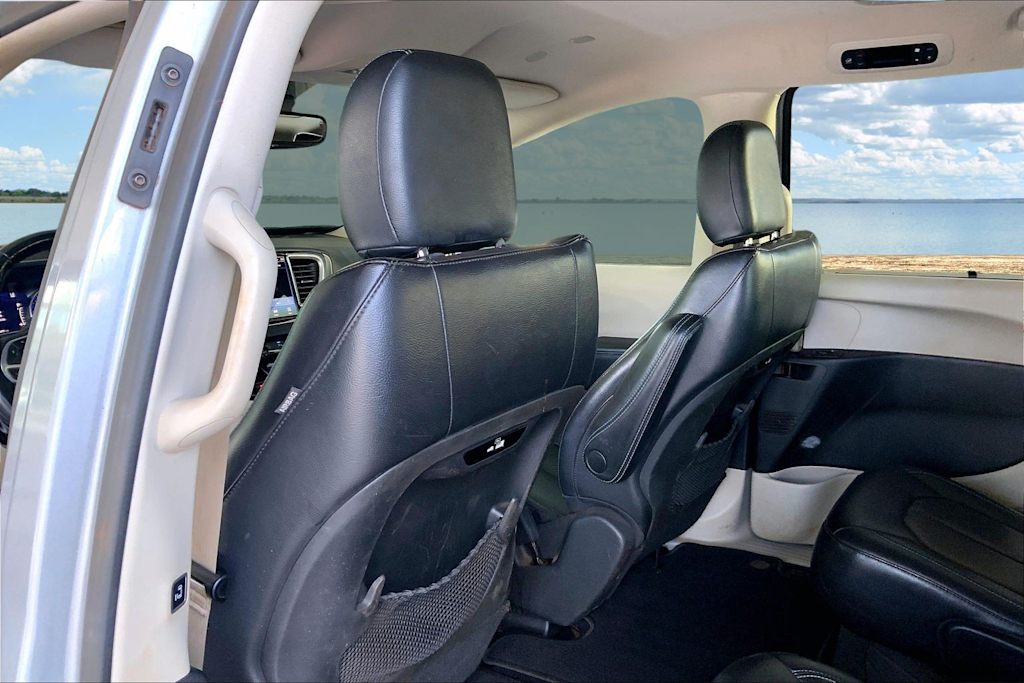 Thumbnail: 2021 Chrysler Pacifica - 14