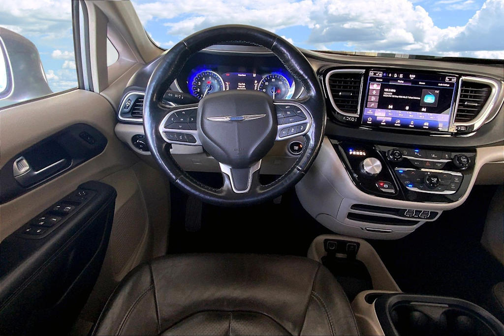 Thumbnail: 2021 Chrysler Pacifica - 15