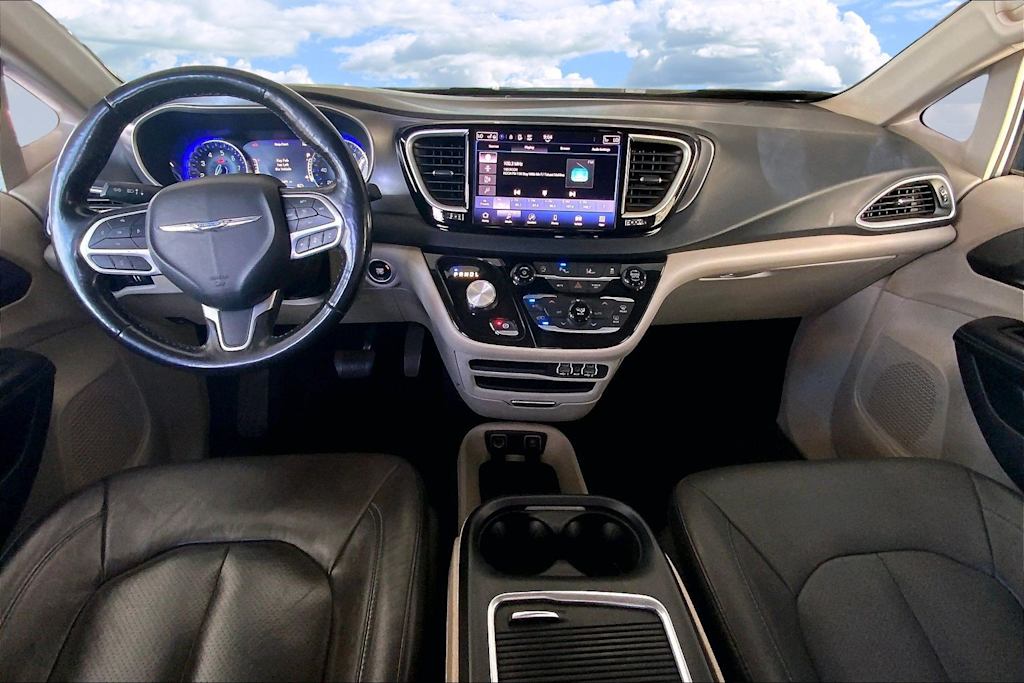 Thumbnail: 2021 Chrysler Pacifica - 10