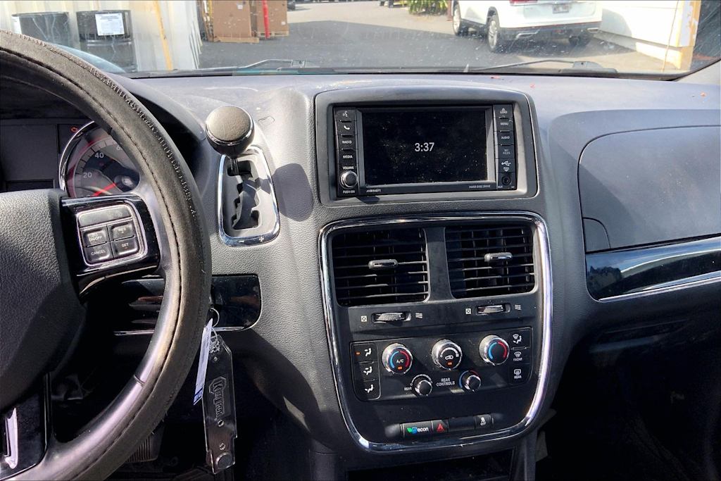 Thumbnail: 2019 Dodge Grand Caravan - 16