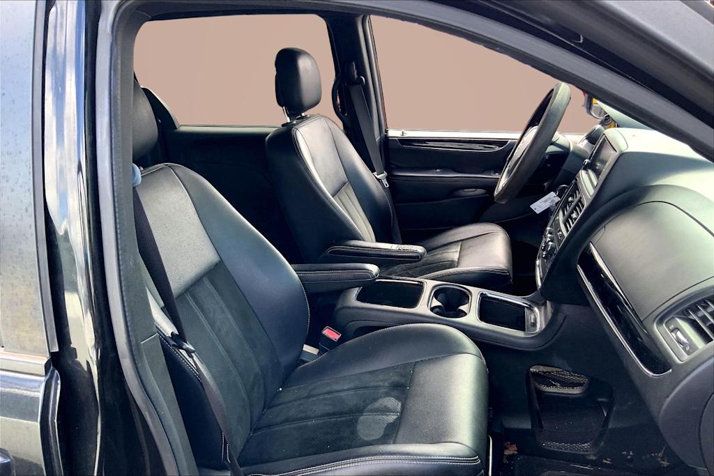 Thumbnail: 2019 Dodge Grand Caravan - 12