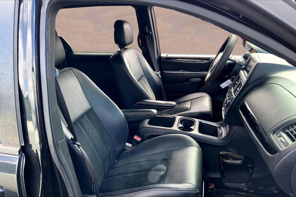 Thumbnail: 2019 Dodge Grand Caravan - 12