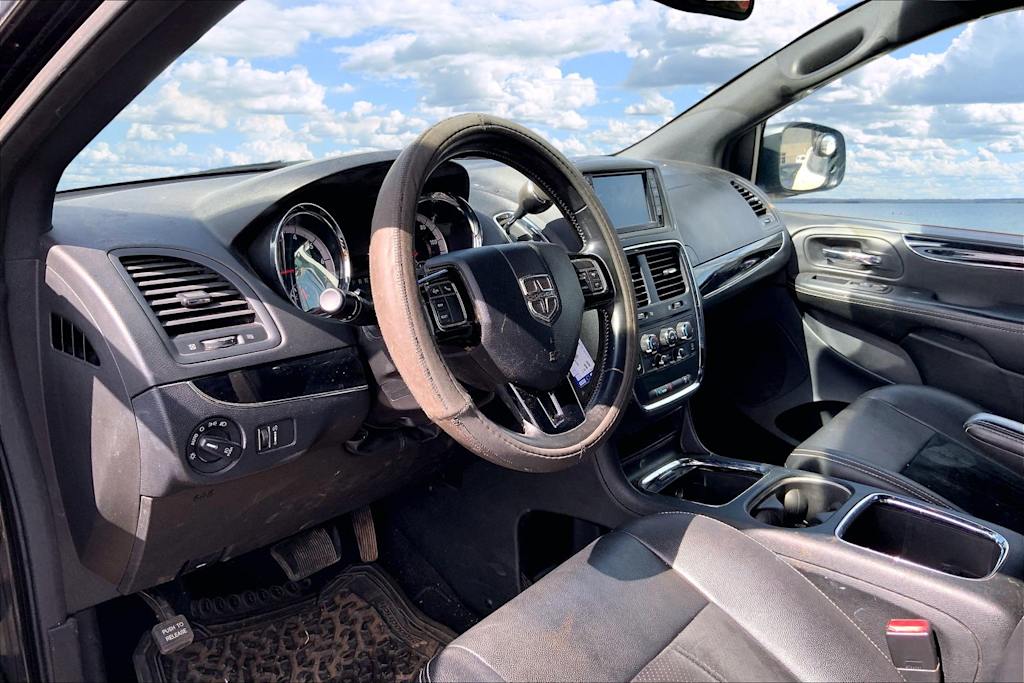 Thumbnail: 2019 Dodge Grand Caravan - 2