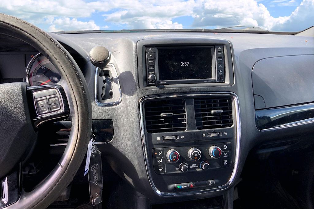 Thumbnail: 2019 Dodge Grand Caravan - 16
