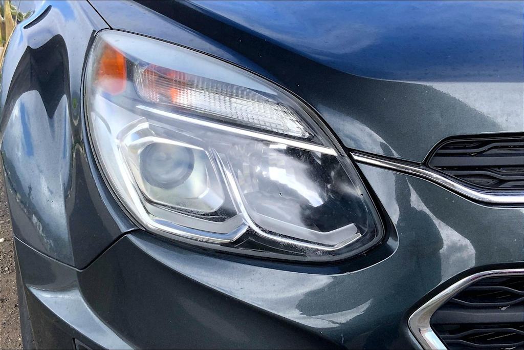 Thumbnail: 2017 Chevrolet Equinox - 31