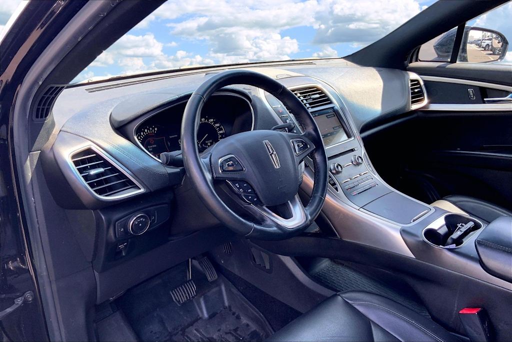 Thumbnail: 2017 Lincoln MKX - 2