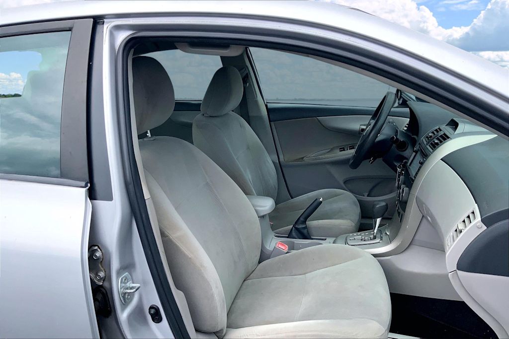 Thumbnail: 2012 Toyota Corolla - 12