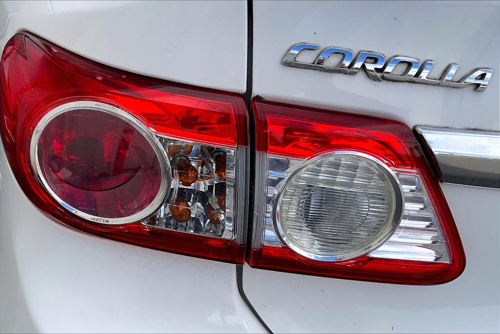Thumbnail: 2012 Toyota Corolla - 32