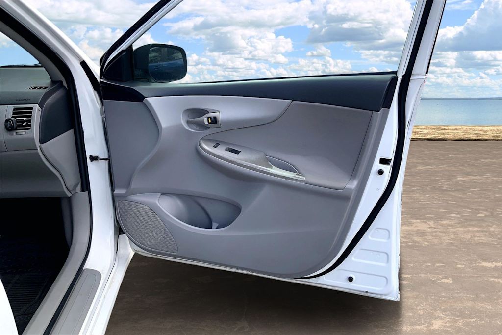 Thumbnail: 2012 Toyota Corolla - 28