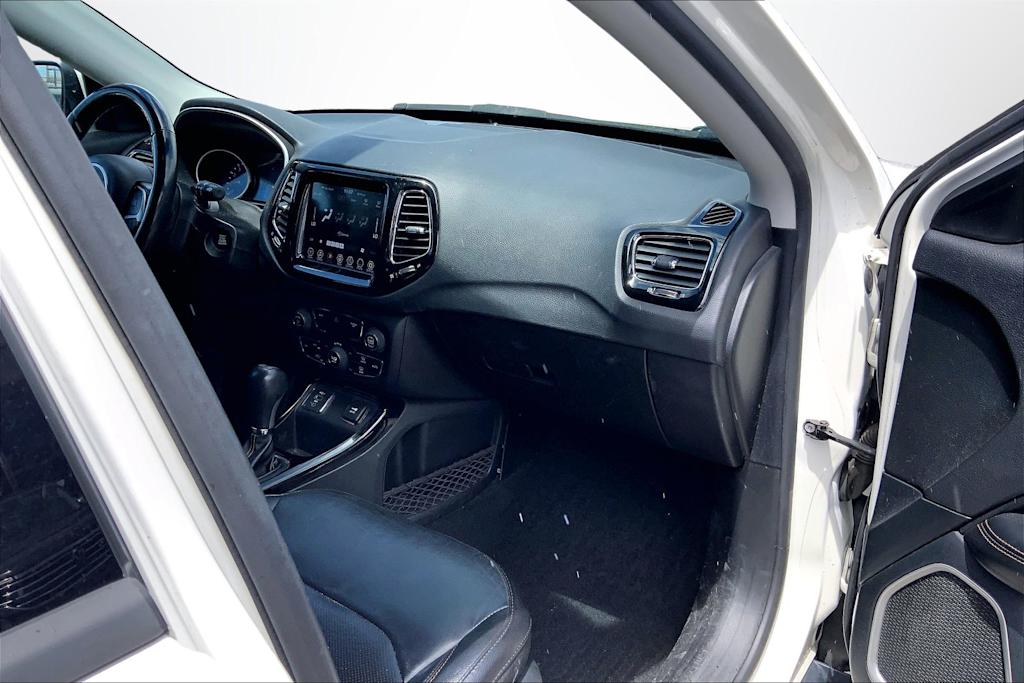 Thumbnail: 2020 Jeep Compass - 24
