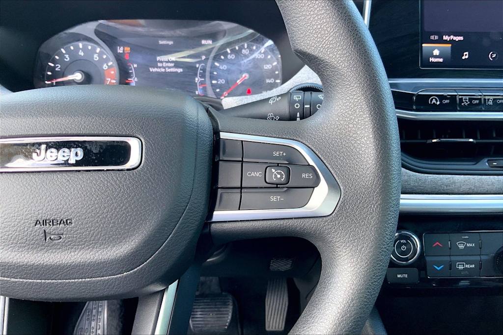 Thumbnail: 2025 Jeep Compass - 25