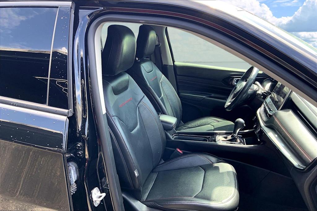 Thumbnail: 2022 Jeep Compass - 11