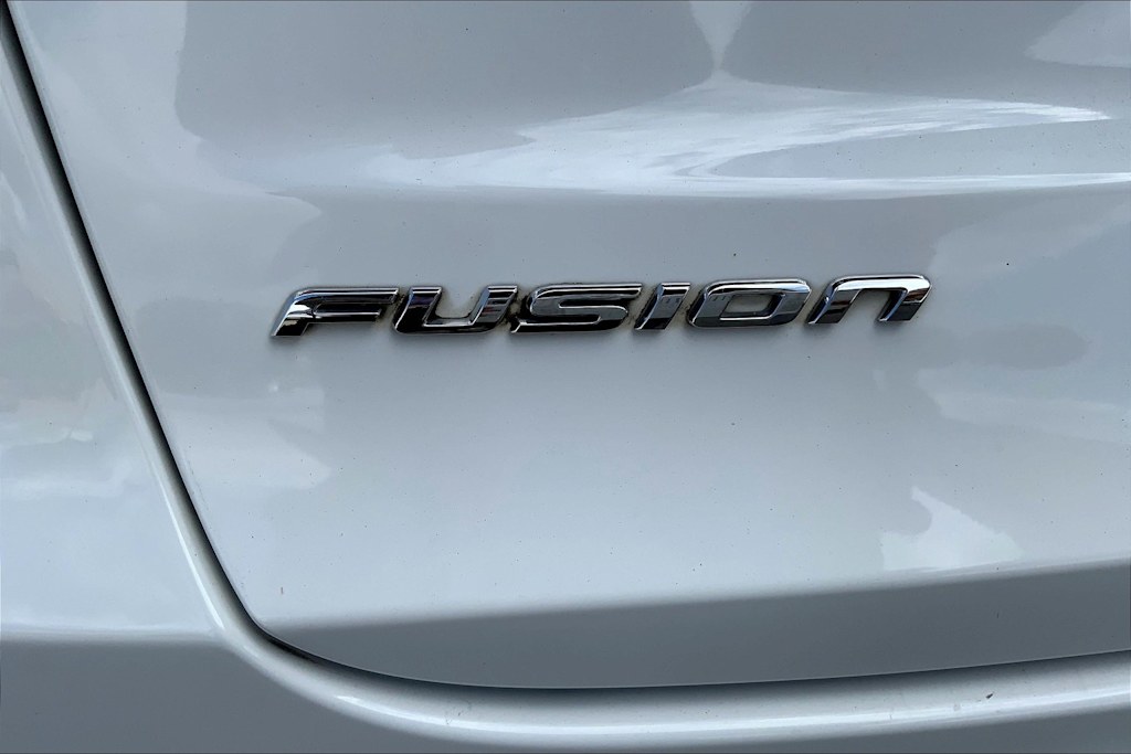 2020 Ford Fusion S 7