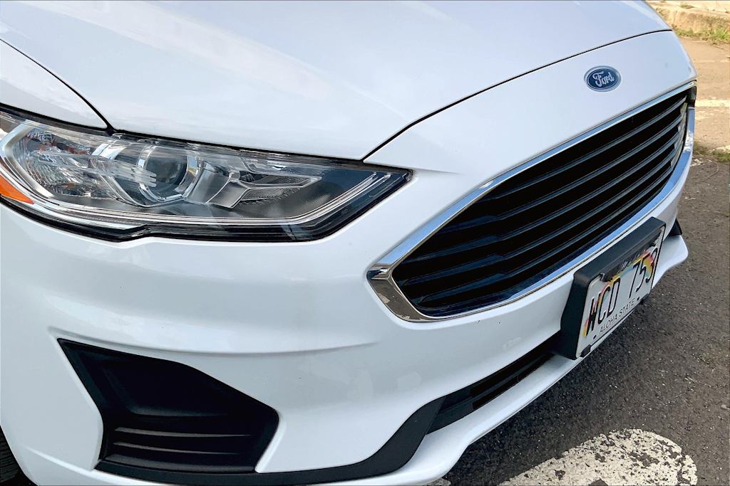 2020 Ford Fusion S 32