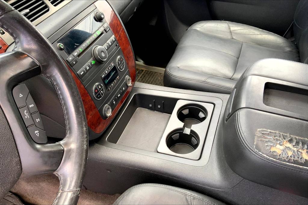 Thumbnail: 2010 Chevrolet Avalanche 1500 - 17