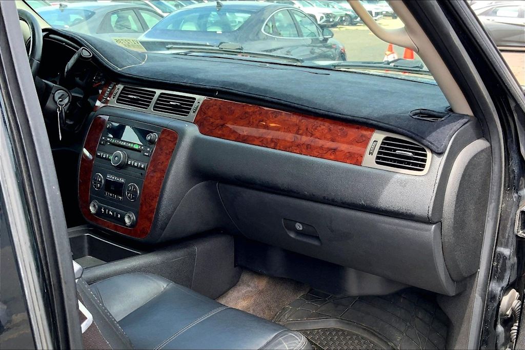 Thumbnail: 2010 Chevrolet Avalanche 1500 - 24