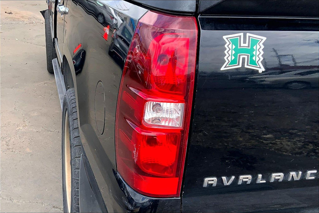 Thumbnail: 2010 Chevrolet Avalanche 1500 - 32