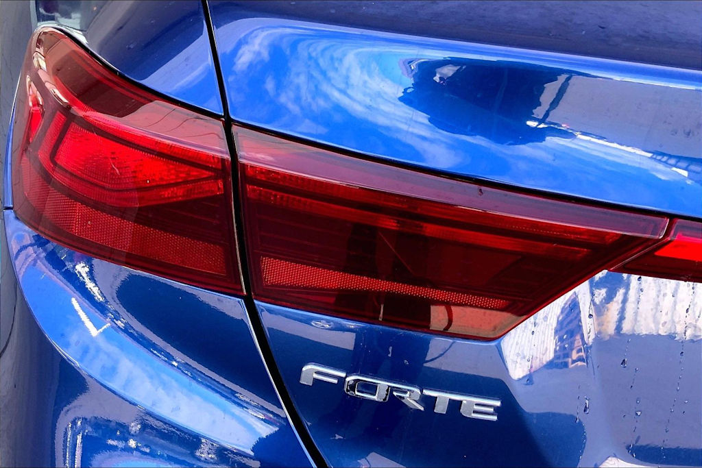 Thumbnail: 2020 Kia Forte - 32