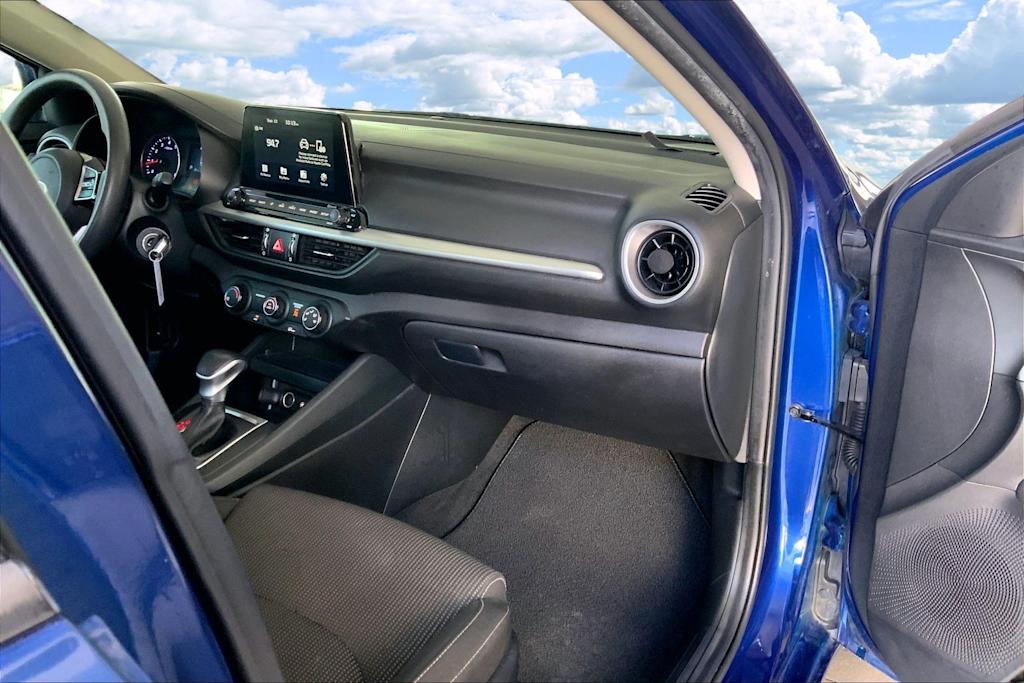 Thumbnail: 2020 Kia Forte - 24