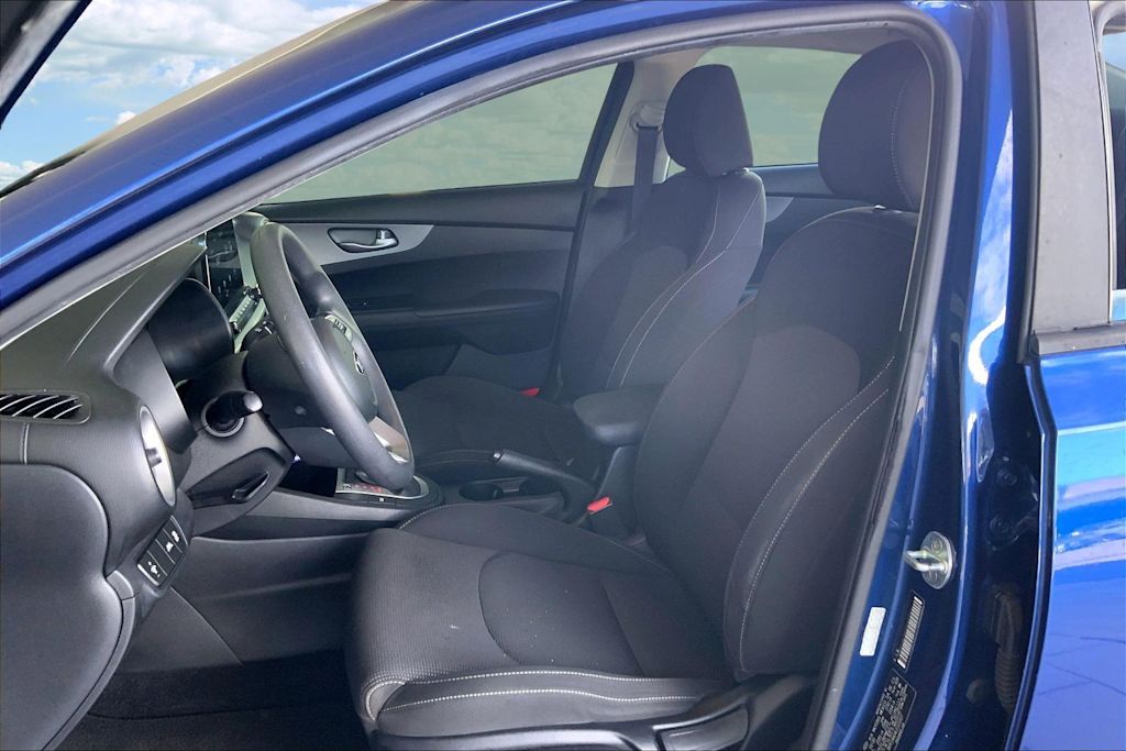 Thumbnail: 2020 Kia Forte - 11