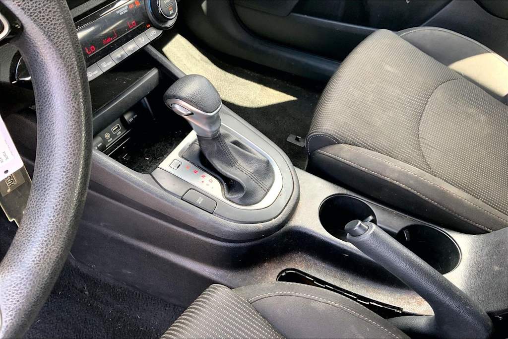 Thumbnail: 2019 Kia Forte - 17
