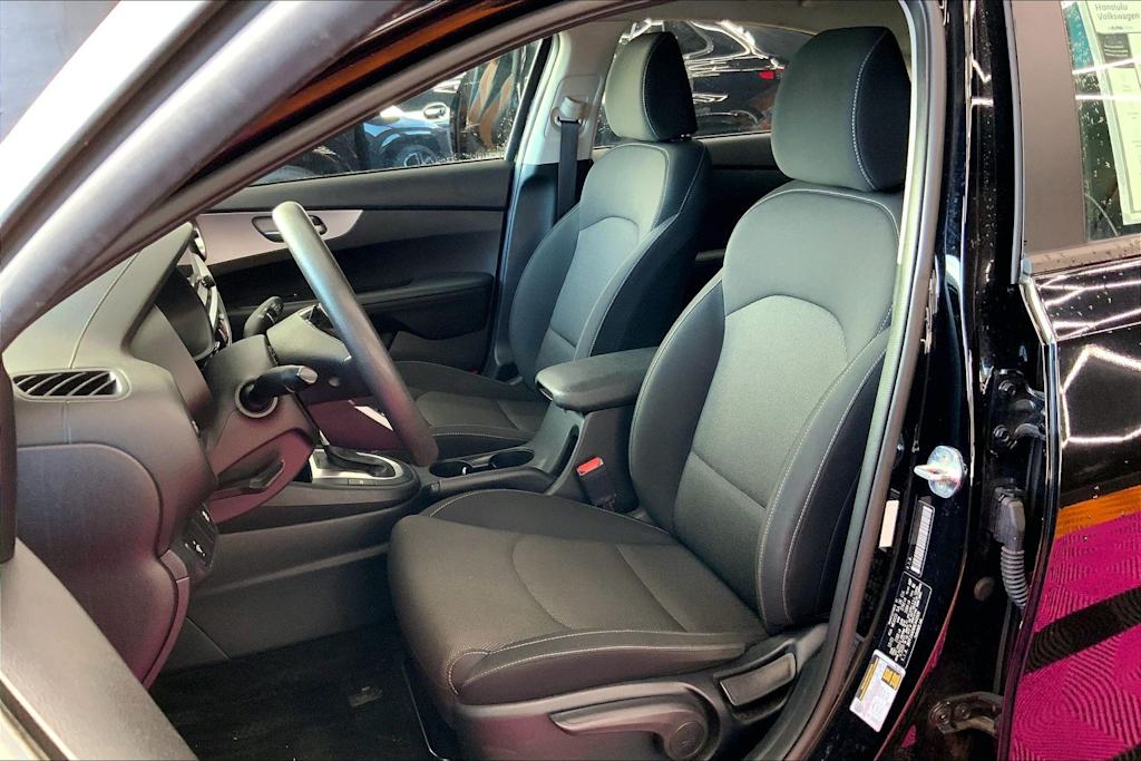 Thumbnail: 2022 Kia Forte - 10