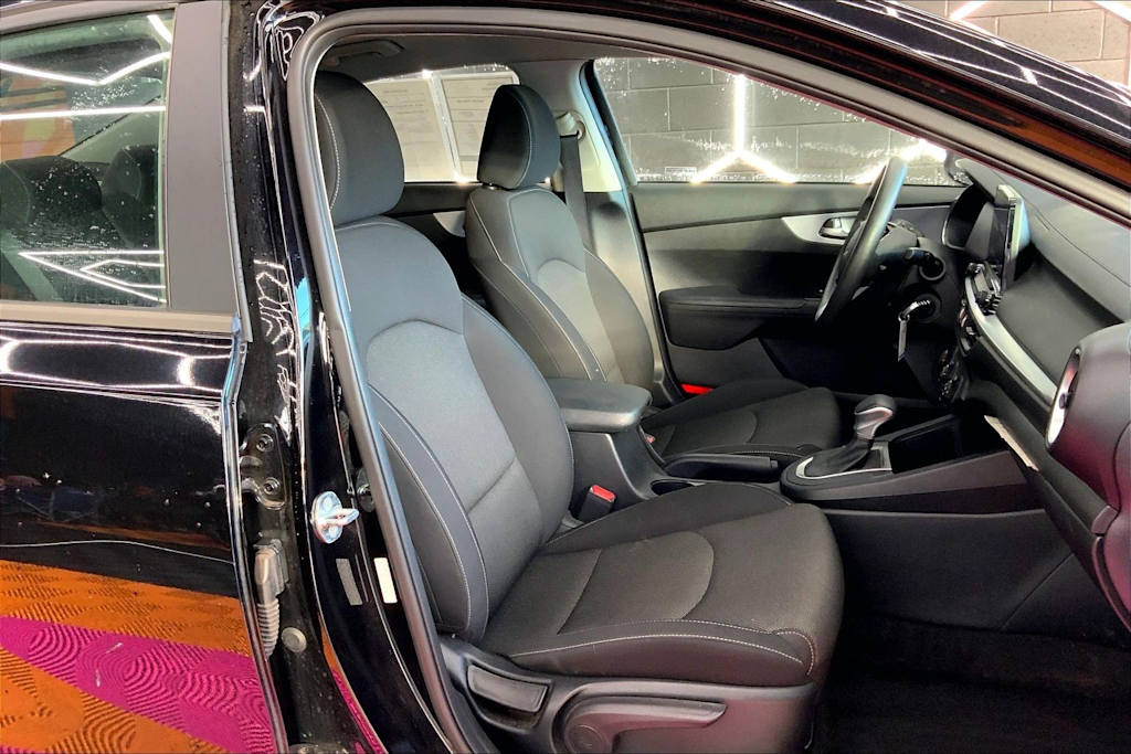 Thumbnail: 2022 Kia Forte - 11