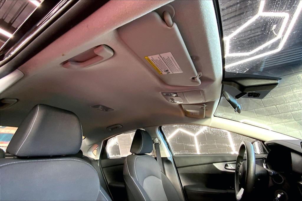 Thumbnail: 2022 Kia Forte - 29