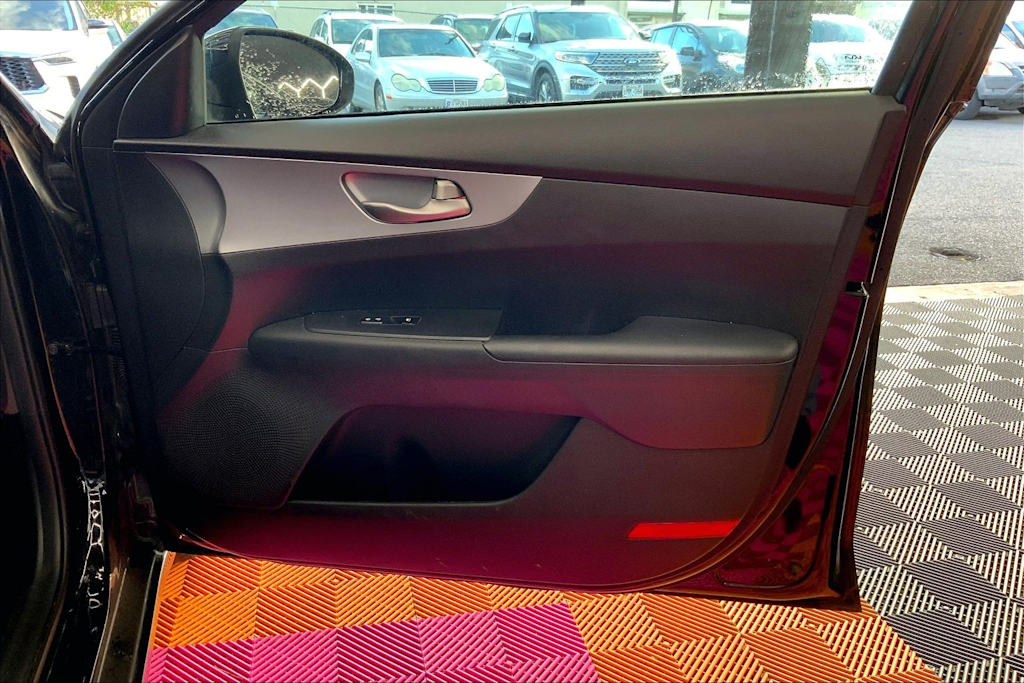 Thumbnail: 2022 Kia Forte - 27