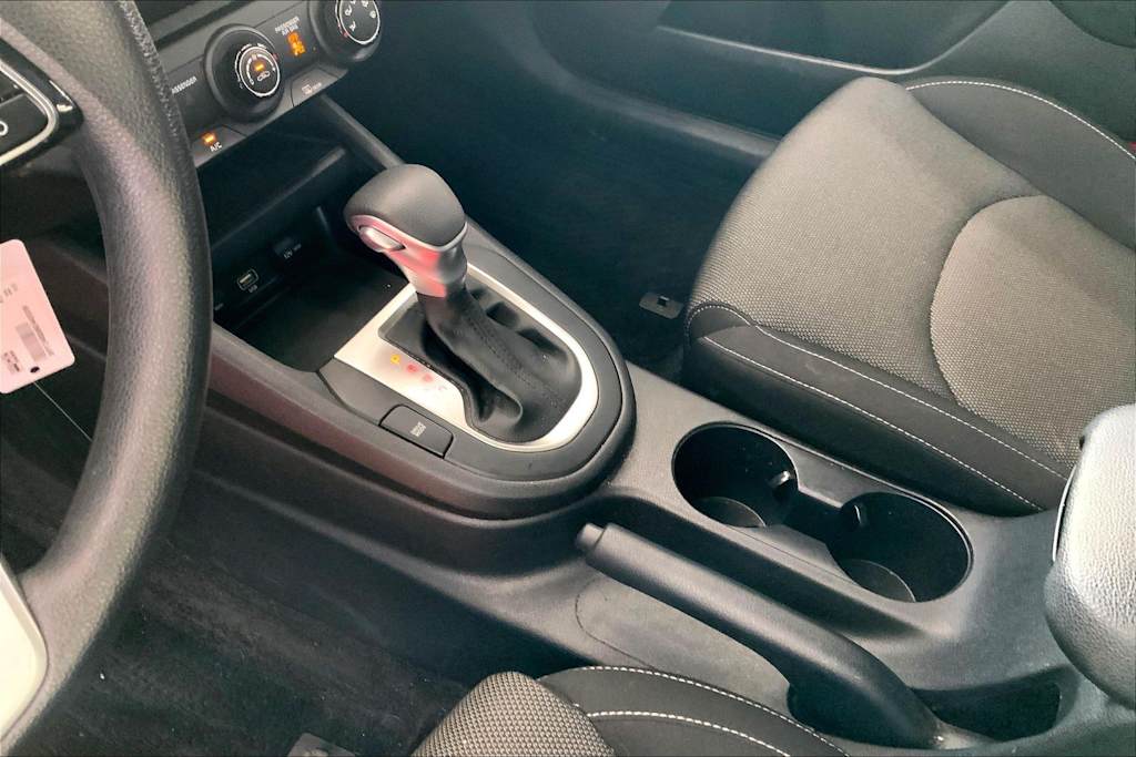 Thumbnail: 2022 Kia Forte - 16