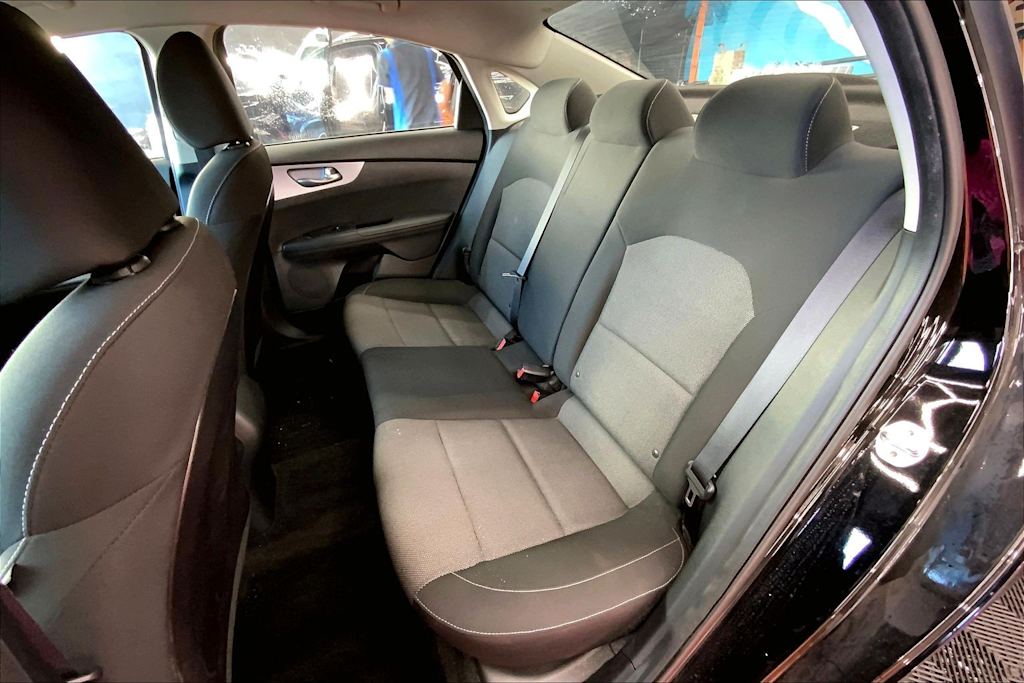 Thumbnail: 2022 Kia Forte - 28