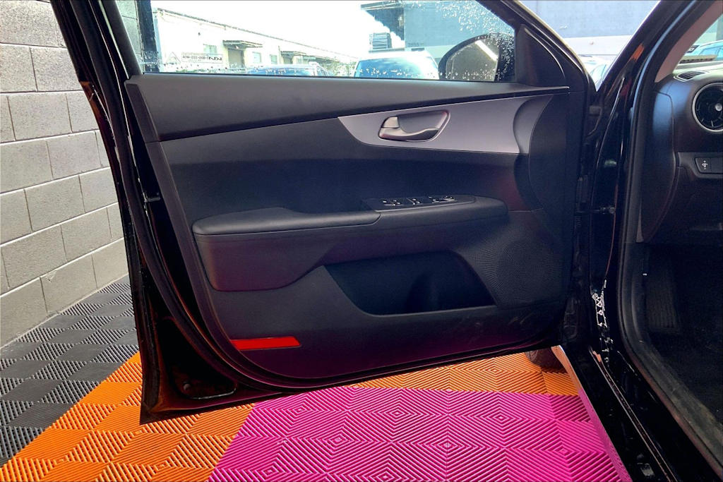 Thumbnail: 2022 Kia Forte - 26