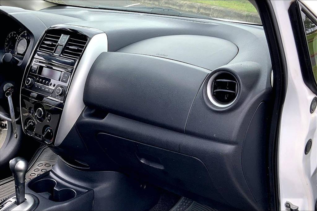 Thumbnail: 2015 Nissan Versa Note - 23