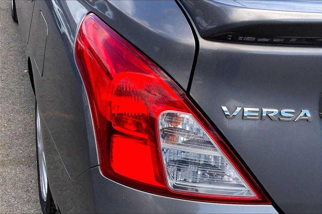 Thumbnail: 2014 Nissan Versa - 32