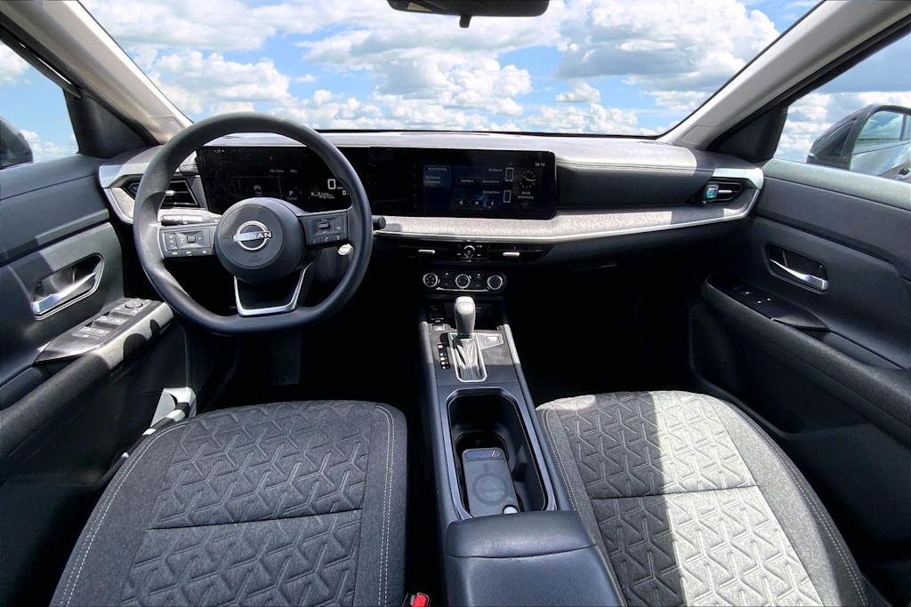 Thumbnail: 2025 Nissan Kicks - 10