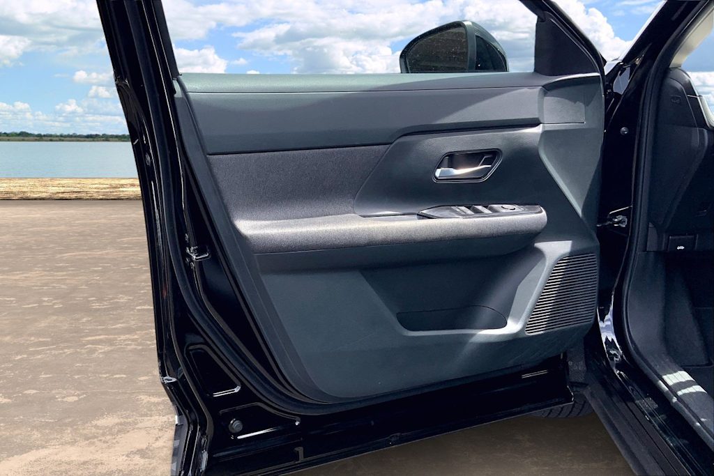 Thumbnail: 2025 Nissan Kicks - 27