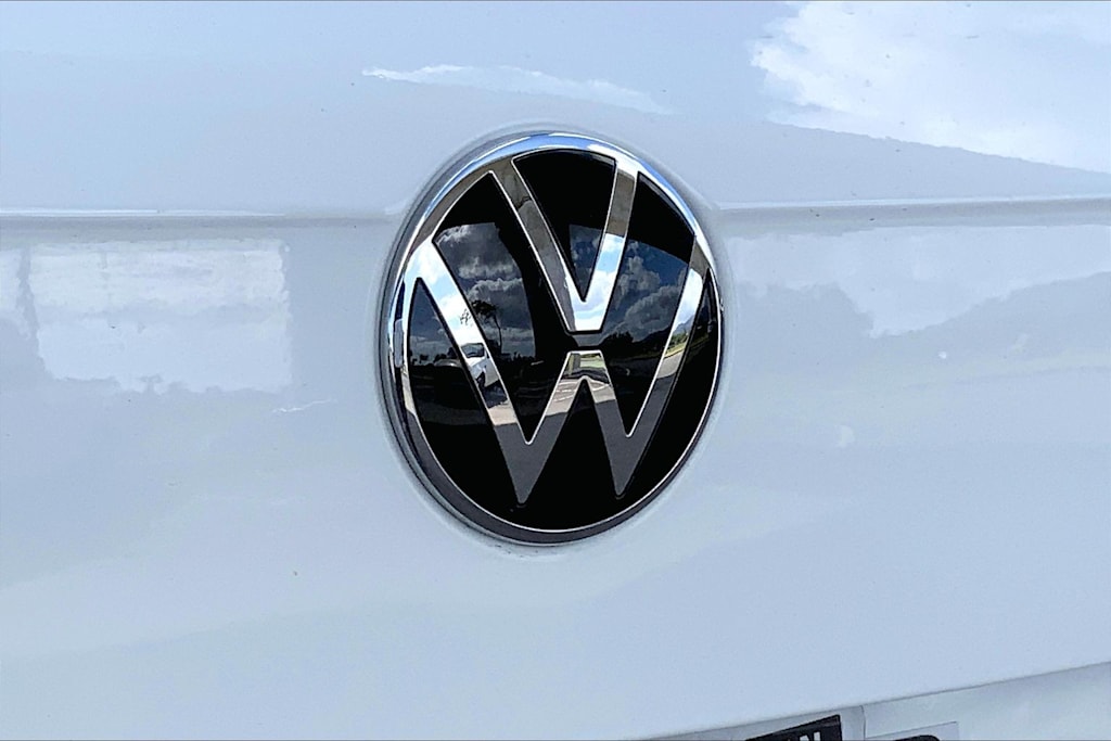 Thumbnail: 2022 Volkswagen Tiguan - 7