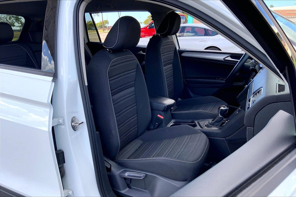 Thumbnail: 2022 Volkswagen Tiguan - 10