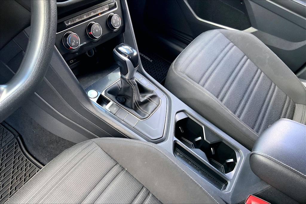 Thumbnail: 2022 Volkswagen Tiguan - 15