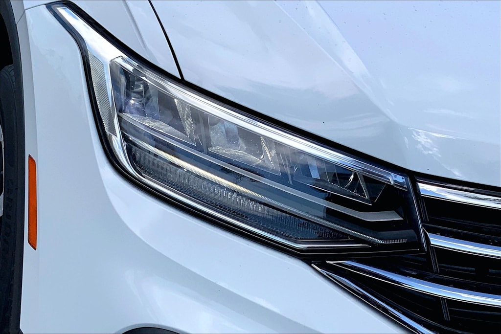 Thumbnail: 2022 Volkswagen Tiguan - 30