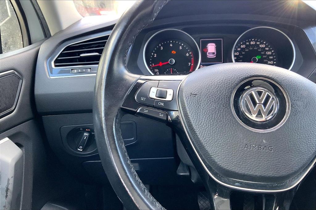 Thumbnail: 2018 Volkswagen Tiguan - 24